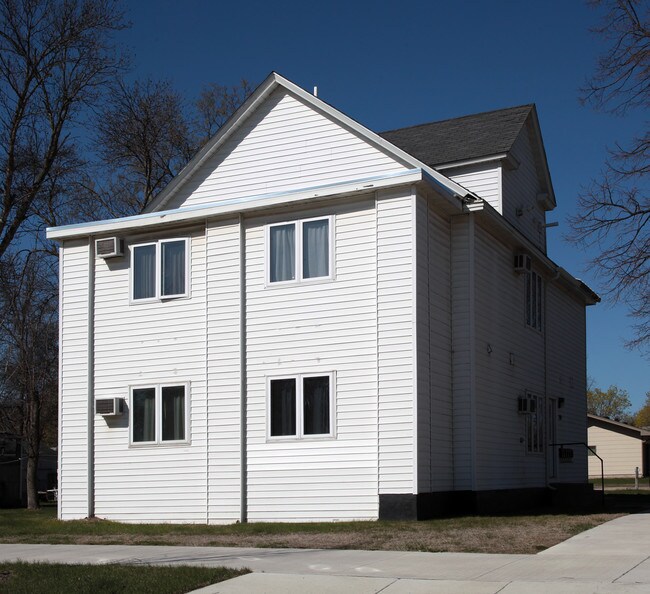 250 3rd Ave SE in Hutchinson, MN - Foto de edificio - Building Photo