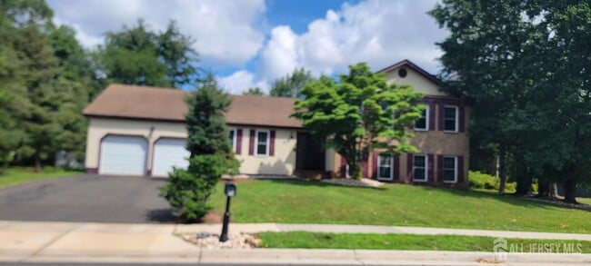 35 Independence Ct