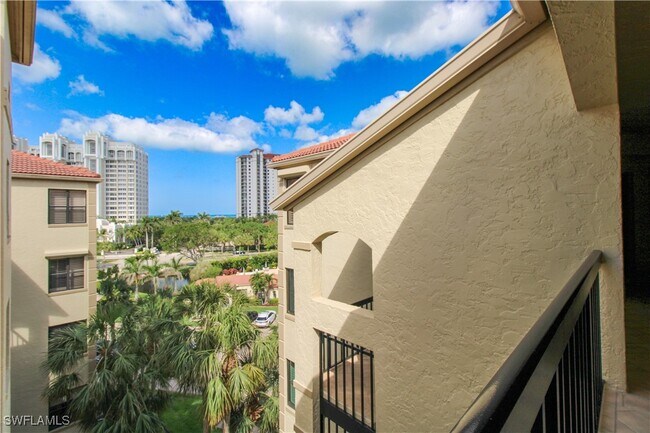 7024 Pelican Bay Blvd