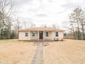 10300 Lentzville Rd in Athens, AL - Building Photo