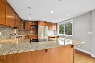 2301 Fairview Ave E in Seattle, WA - Foto de edificio - Building Photo
