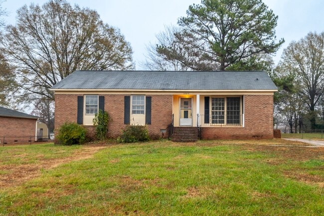 2707 Scarlet Cir in Charlotte, NC - Building Photo - Building Photo