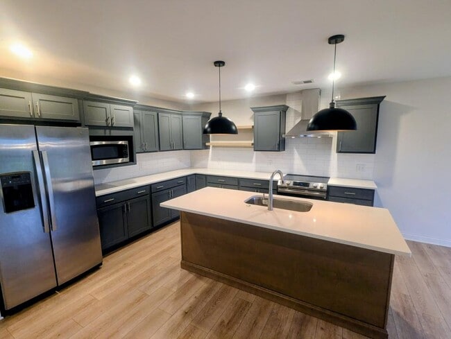 651 Four Winds Dr in Richmond, KY - Building Photo - Building Photo