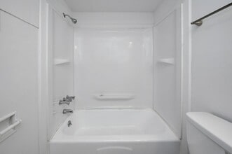 Glen Iris Arms in Birmingham, AL - Building Photo - Interior Photo