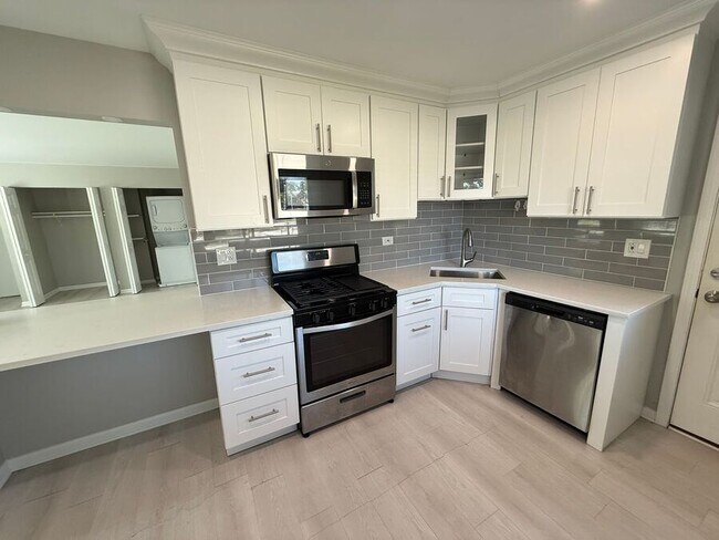 651 W Park Ave in Libertyville, IL - Building Photo - Building Photo