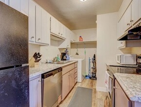 16359 W 10th Ave, Unit GoldenCondo in Golden, CO - Foto de edificio - Building Photo