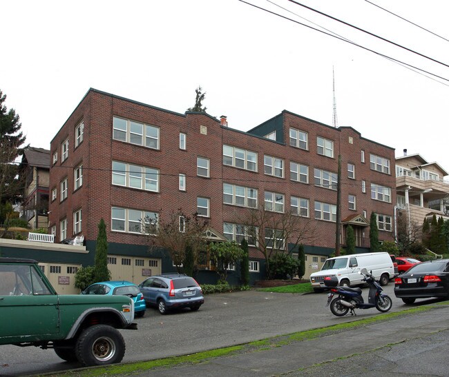 Tudor Apartments in Seattle, WA - Building Photo - Building Photo