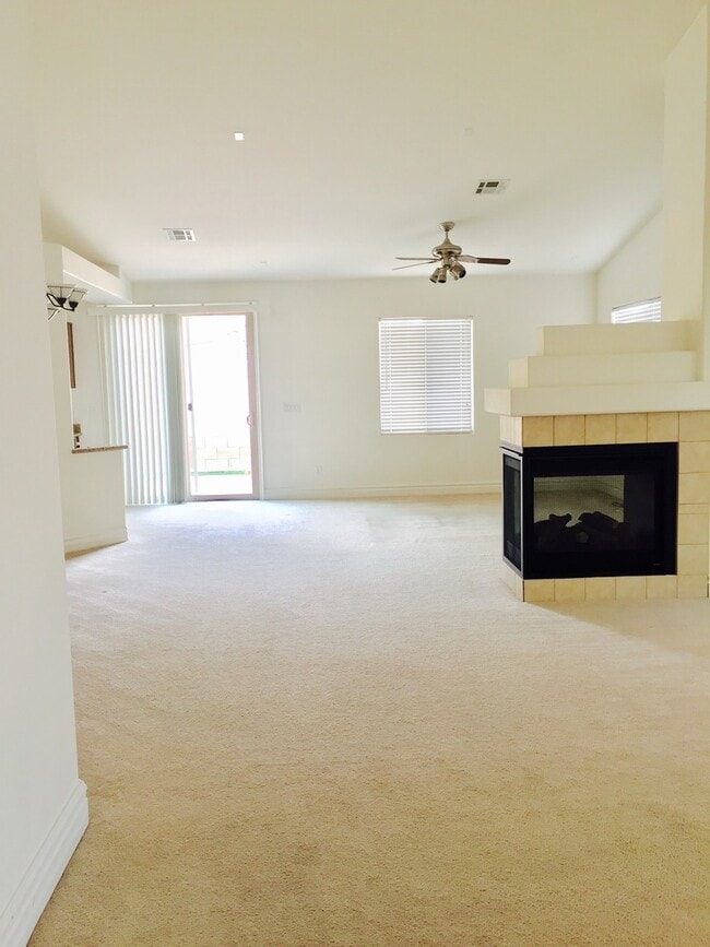 133 Cooks Creek Ct in Las Vegas, NV - Building Photo - Building Photo