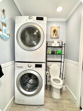 7 Hill Pl, Unit Entire Apartment in Oneonta, NY - Foto de edificio - Building Photo