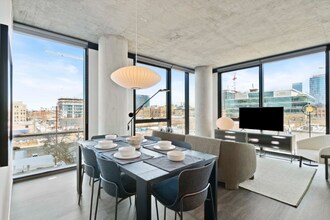 155 N Elizabeth St in Chicago, IL - Foto de edificio - Building Photo