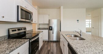 The Nexus at Kingsland Heights in Brookshire, TX - Building Photo