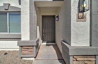 4568 E Superior Rd in Queen Creek, AZ - Foto de edificio - Building Photo