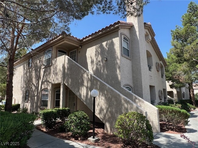 property at 5415 W Harmon Ave