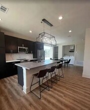 213 Holleman Dr E, Unit A in College Station, TX - Building Photo - Building Photo