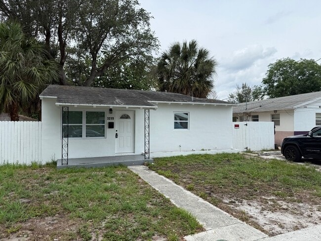 property at 3219 Windsor Ave