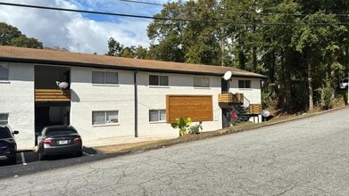 1000 Smith Street Apartments in Clarkston, GA - Building Photo - Building Photo