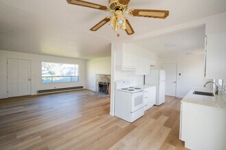 2545 NW 111th Ave in Portland, OR - Building Photo - Building Photo