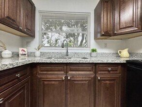 3270 NW 197th St in Miami Gardens, FL - Building Photo - Building Photo