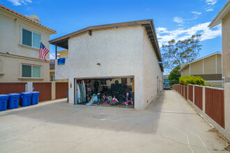 210 S Lucia Ave in Redondo Beach, CA - Building Photo - Building Photo