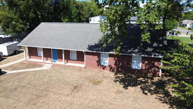 225 E Chestnut St in Murfreesboro, TN - Foto de edificio - Building Photo