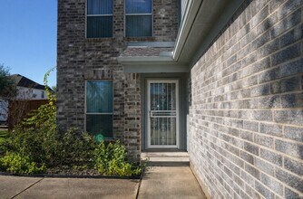 16015 Youpon Valley Dr in Houston, TX - Building Photo - Building Photo