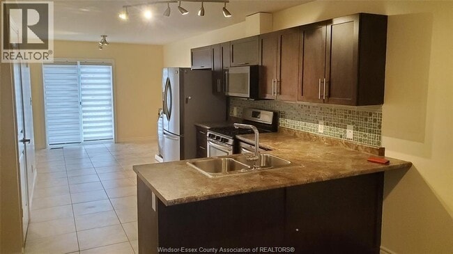 3198 Seville Ave in Windsor, ON - Building Photo - Building Photo