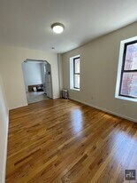 East 38th Street, Unit 3C in New York, NY - Building Photo