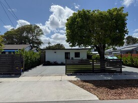 344 SE 4th Ave in Delray Beach, FL - Building Photo