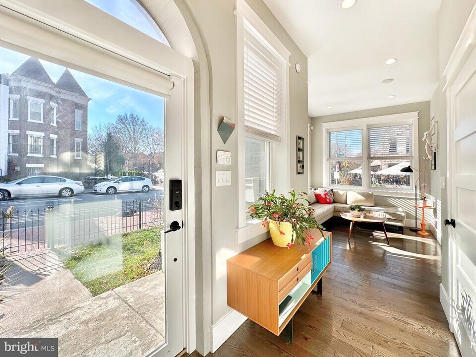 85 R St NW in Washington, DC - Building Photo