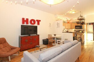 260 Newark Ave-Unit -2 in Jersey City, NJ - Building Photo - Building Photo