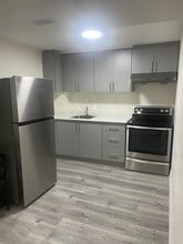 100 Flurry Cir in Brampton, ON - Building Photo - Building Photo