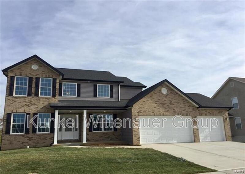 7024 Milburn Estates Dr in O'Fallon, IL - Building Photo
