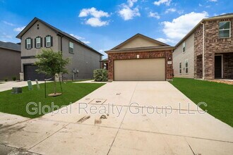 6579 Runaway Row in Converse, TX - Building Photo - Building Photo
