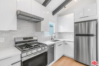 1536 11th St in Santa Monica, CA - Building Photo - Building Photo