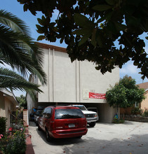 1163 Raymond Ave in Glendale, CA - Foto de edificio - Building Photo