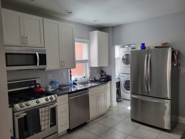 6 Peirce Ave, Unit 6 Peirce Ave