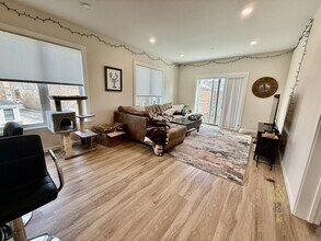 458 Washington St, Unit 202 in Boston, MA - Building Photo - Building Photo
