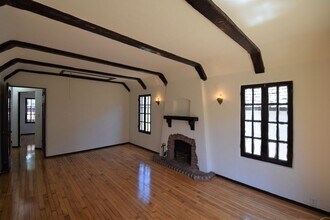 2906 Griffith Park Blvd-Unit -2910 in Los Angeles, CA - Building Photo - Building Photo