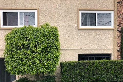 15851 Vanowen St, Unit 203 in Los Angeles, CA - Building Photo - Building Photo