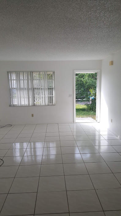 2231 SE Braddock St in Port St. Lucie, FL - Building Photo - Building Photo