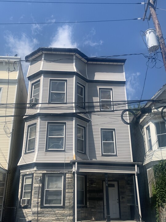 115 Ridgewood Ave, Unit 2nd Floor in Newark, NJ - Foto de edificio