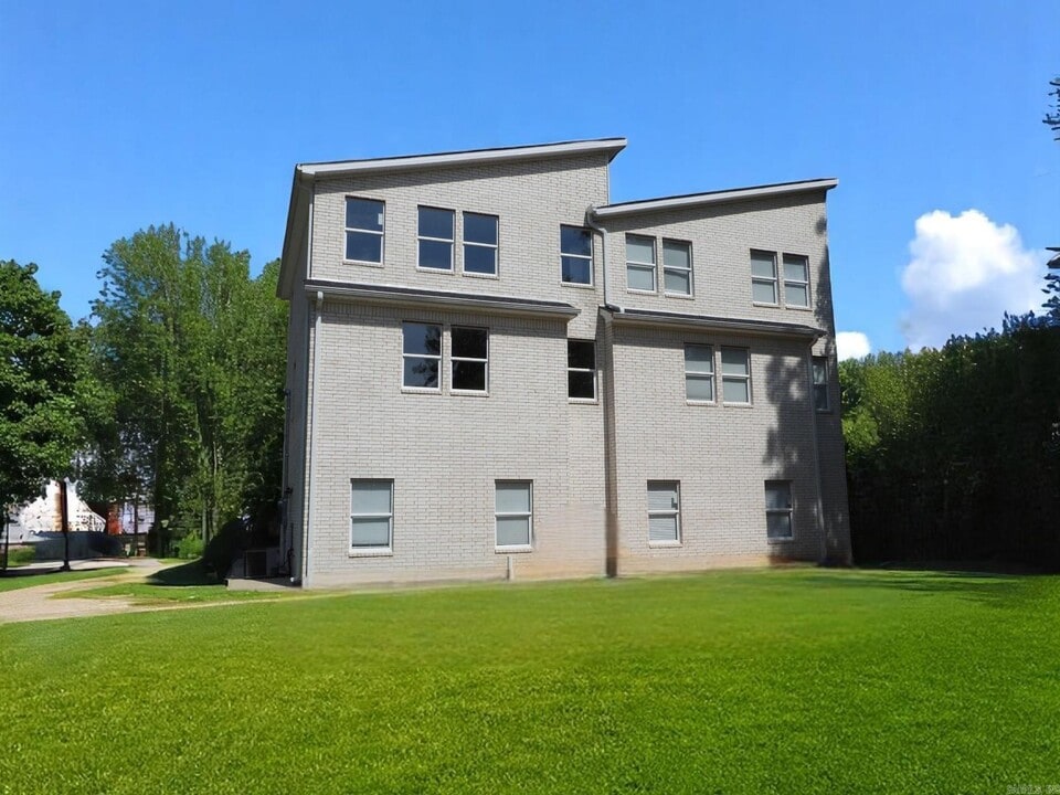 615 E Word Ave in Jonesboro, AR - Building Photo
