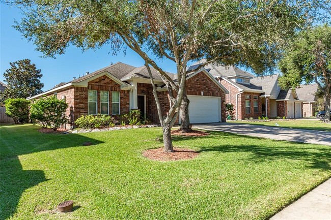 2243 Waxwing Dr in League City, TX - Building Photo - Building Photo