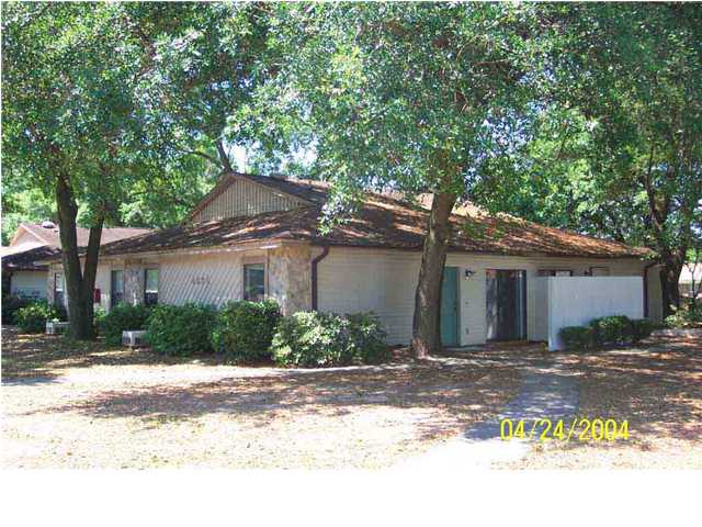 Quadplex in Pace, FL - Building Photo