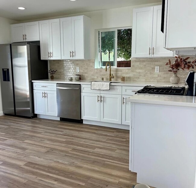 9429 S 2nd Ave in Inglewood, CA - Foto de edificio - Building Photo