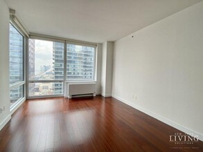 620 W 42nd St in New York, NY - Building Photo - Building Photo