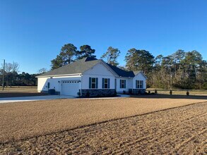 1722 N 20th St in Morehead City, NC - Building Photo - Building Photo