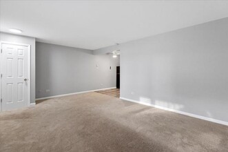 6250 W 64th Pl in Chicago, IL - Building Photo - Building Photo