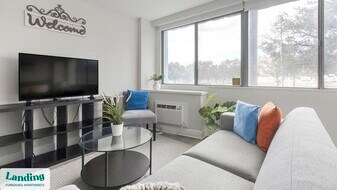 305 Dr. M.L.K. Jr St S in St. Petersburg, FL - Building Photo