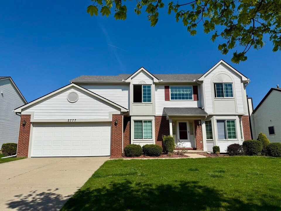 2777 Mystic Dr in Ann Arbor, MI - Building Photo